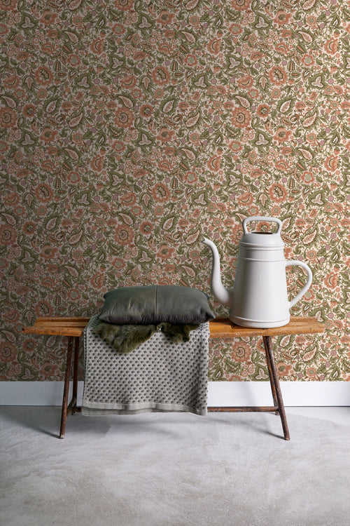 ESTAhome behang vintage bloemen groen en terracotta - 50 x 900 cm - 131494 - vtwonen shop
