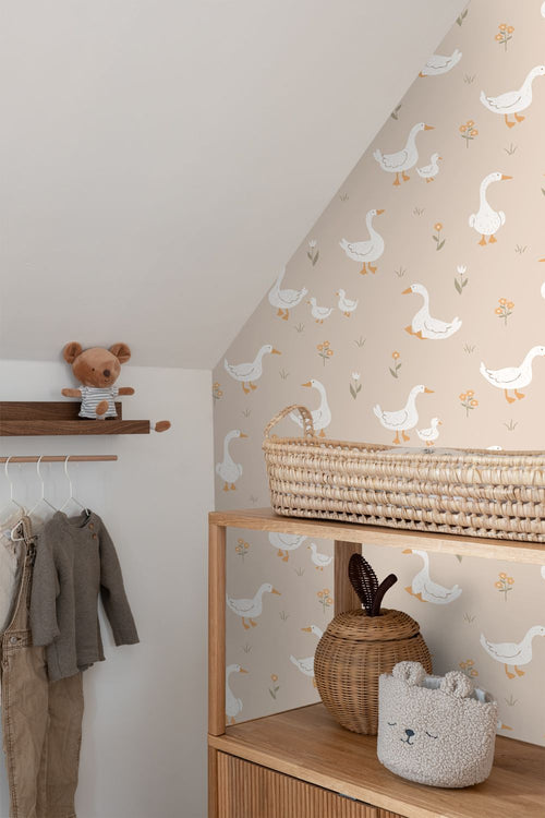 ESTAhome behang schattige ganzen beige en oranje - 50 x 900 cm - 131832