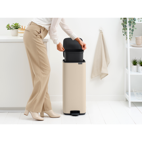 Brabantia Bo Pedaalemmer, 30 liter, stil sluitend, kunststof binnenemmer - Soft Beige