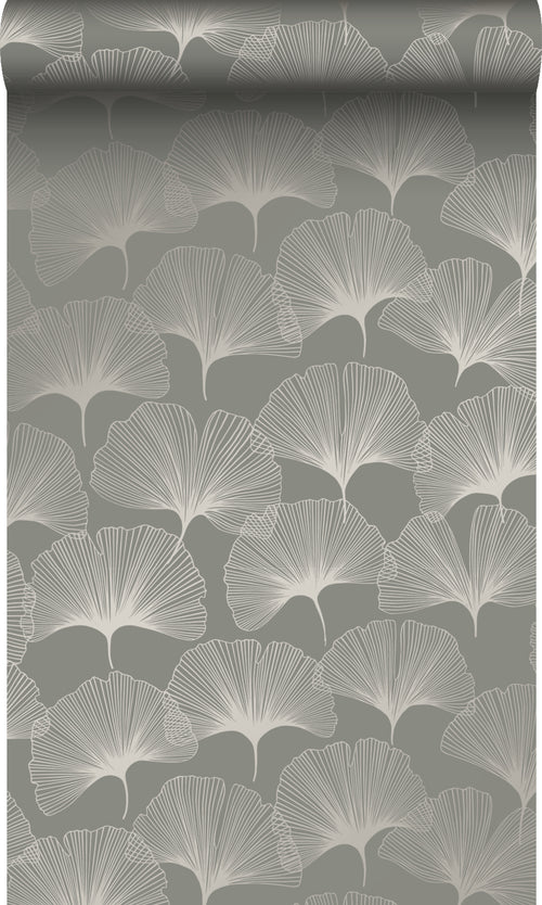 Origin Wallcoverings behang ginkgo bladeren warm grijs - 53 cm x 10.05 m - 347731 - vtwonen shop