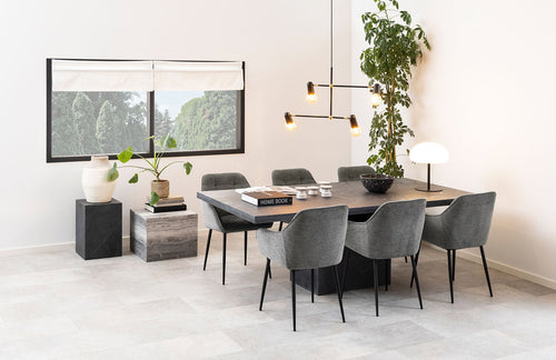 Rebellenclub Eetkamerstoel Harstad - Antraciet met een Mat Zwart Frame - vtwonen shop