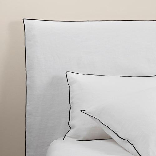 Madura Hoes voor hoofdbord Carlina puur witte en zwarte hommel 190x134 cm