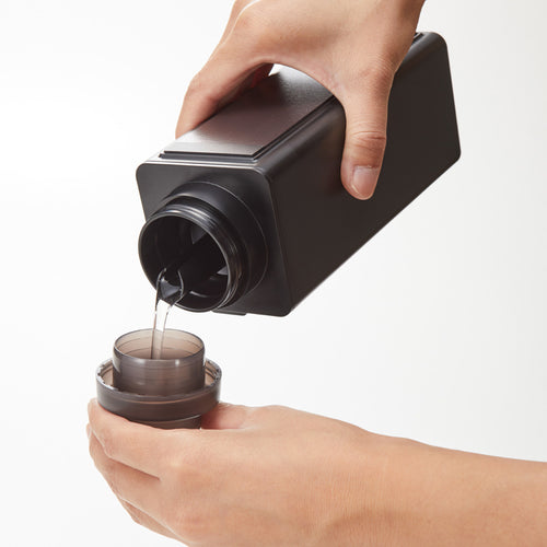 Yamazaki Tower Wasmiddel fles - Zwart - vtwonen shop