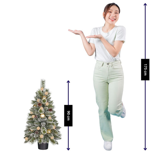 Black Box Trees Kunstkerstboom Kaprun met Versiering H90 x D61 cm - Kunstboom met Pot - Kunst Kerstboom voor Binnen - 120 Tips - Groen