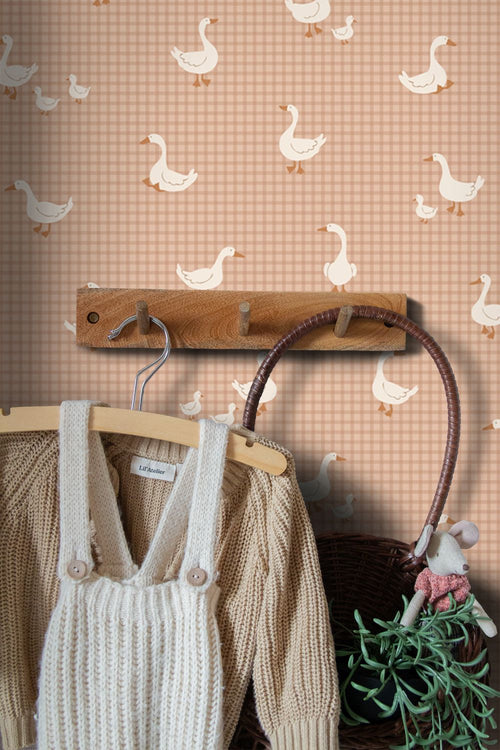 ESTAhome behang schattige ganzen terracotta roze - 50 x 900 cm - 132185