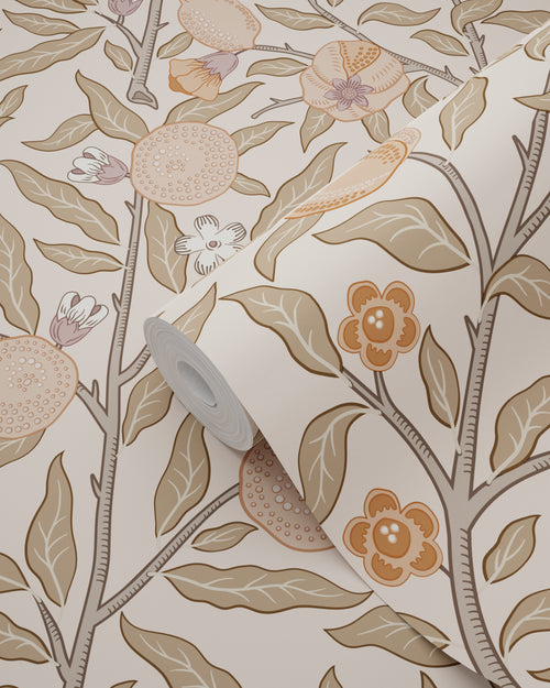 ESTAhome behang exotisch fruit en bladeren licht terracotta - 50 x 900 cm - 131167 - vtwonen shop