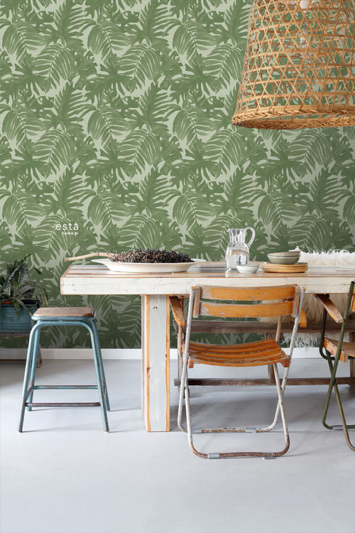 ESTAhome behang tropische bladeren vergrijsd olijfgroen - 53 cm x 10.05 m - 138990 - vtwonen shop