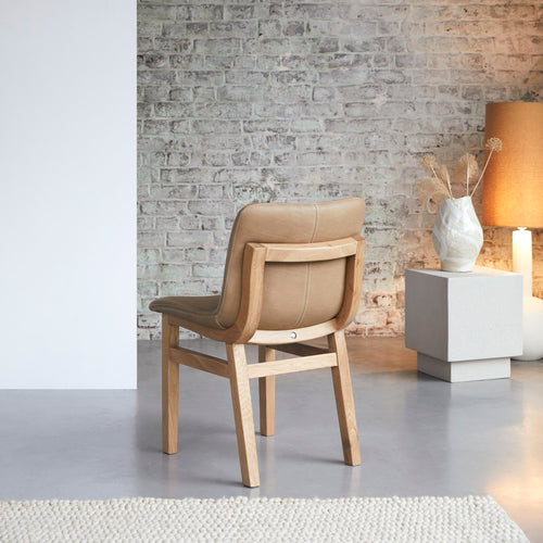 Tikamoon Stoel van eikenhout en Cheyenne leer - Bruin - vtwonen shop