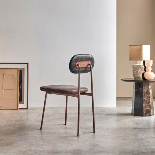 Tikamoon Mohawk massief eiken stoel in chocoladebruin - Bruin - vtwonen shop