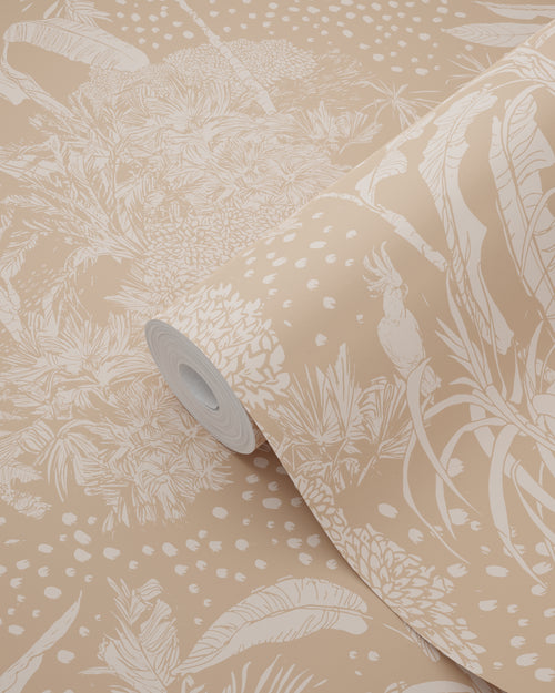 ESTAhome behang tropische bladeren terracotta roze - 50 x 900 cm - 139889 - vtwonen shop