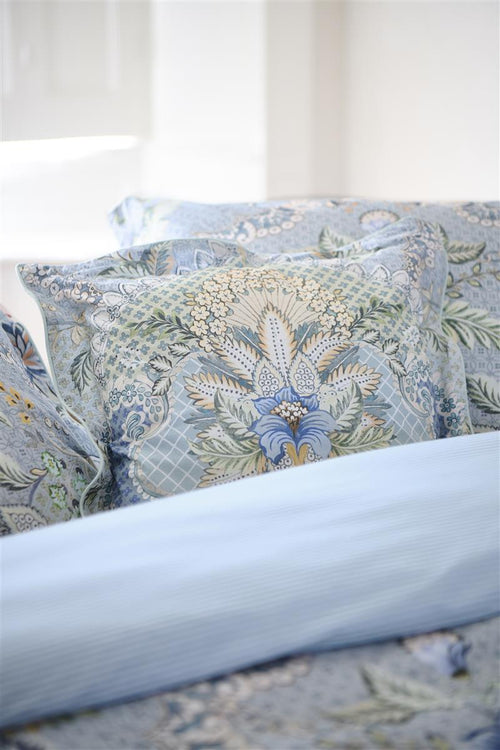 Pip Studio decoratiekussen Saluti Grandi Square - 45x45 cm - licht blauw - vtwonen shop