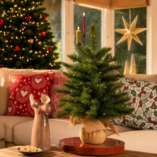Triumph Tree Forest Frosted Kunstkerstboom met Verlichting - Kunstboom H60 x D46 cm - Kunst Kerstboom in Jute Zak -  48 LED's - Groen