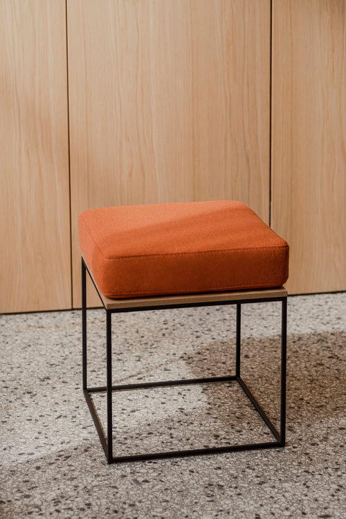 noo.ma FEO Poef - Oak / Terracotta Wool - vtwonen shop