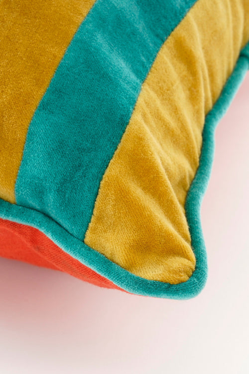 In The Mood Collection Clair Sierkussen - L45 x B45 x H10 cm - Katoenfluweel - Geel, Groen - vtwonen shop