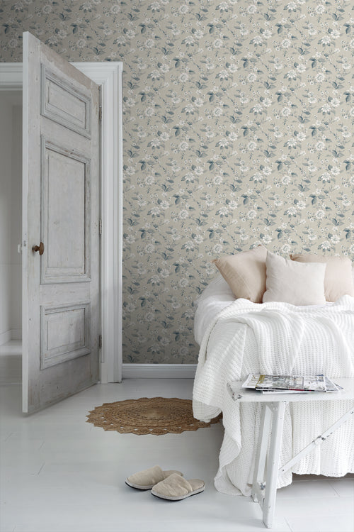 Borastapeter behang bloemen vergrijsd blauw en beige - 53 cm x 10.05 m - 660233 - vtwonen shop