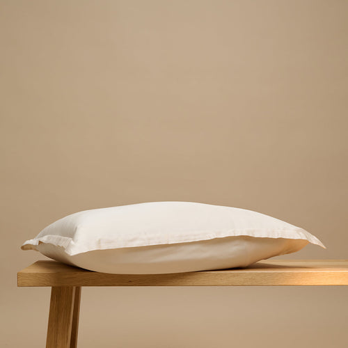 Coco & Cici - TENCEL Sateen Kussensloop Wit Zand - 1 kussensloop 50x70 zonder volant
