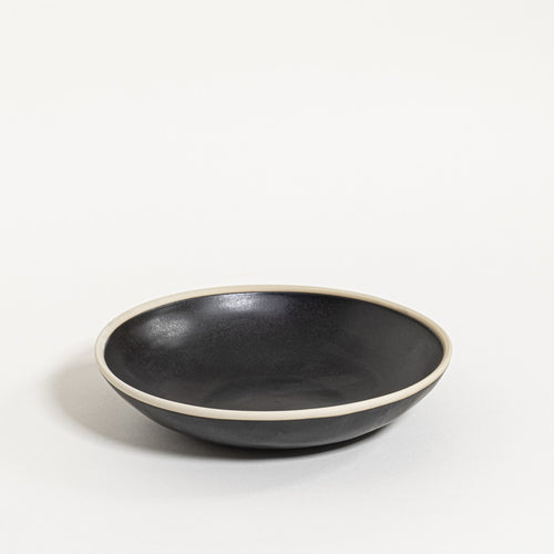 The Table Atelier Pastabord Ø 22,5 cm  Black Pepper - vtwonen shop