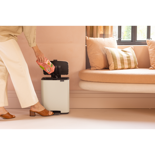 Brabantia Bo Pedaalemmer, 12 liter, stil sluitend, kunststof binnenemmer - Soft Beige