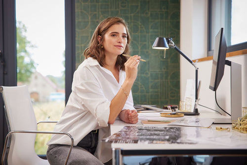 Livingwalls behang geometrische vormen groen en goud - 53 cm x 10.05 m - AS-386993 - vtwonen shop