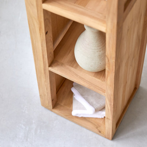 Tikamoon Schuine kolomkast van massief teakhout - Naturel - vtwonen shop