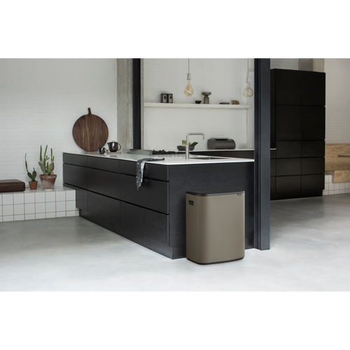Brabantia Bo Touch Bin, met 2 binnenemmers, 2 x 30 liter - Platinum