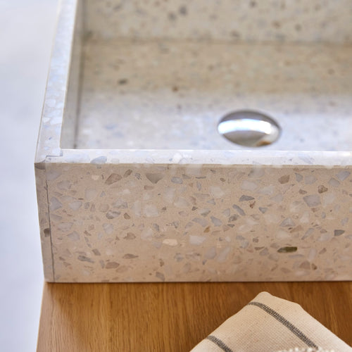 Tikamoon Vierkante waskom van moon premium terrazzo b. 40 cm - Beige