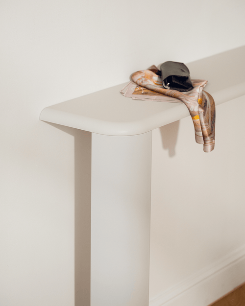 noo.ma Fli Console Table - 102x27x13,5 cm, Auburn Red, board en gepoedercoat staal