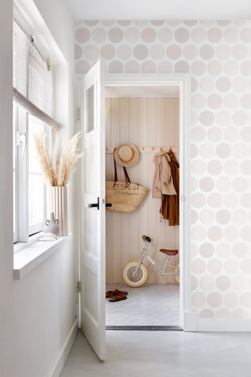 ESTAhome behang grote stippen licht roze - 53 cm x 10.05 m - 138857
