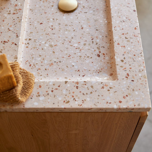 Tikamoon Badkamermeubel van massief eiken en roze premium terrazzo 80 cm - Roze