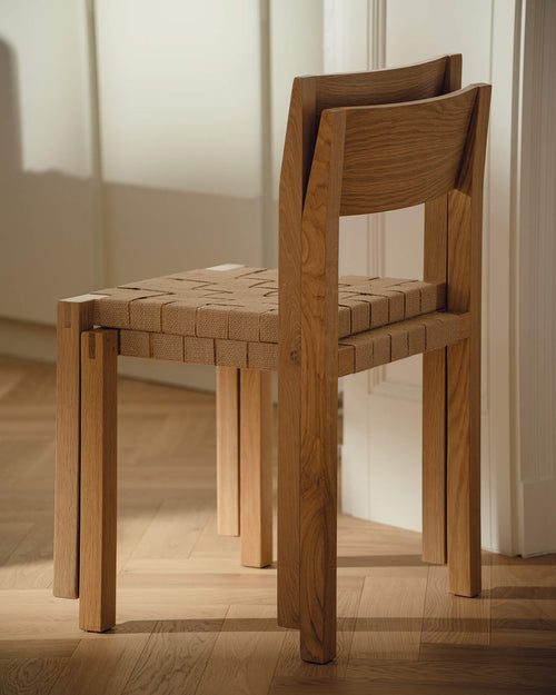 noo.ma Toli Chair - minimalistische eetkamerstoel, massief eiken, jute zitting