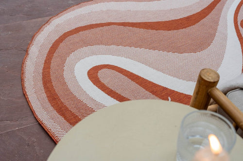 Interieur05 Organisch gevormd buitenkleed Loop Stone Roest - 240 x 340 cm - vtwonen shop