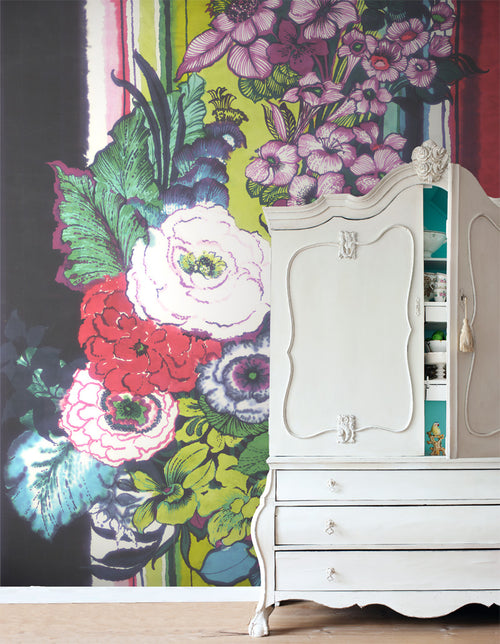 ESTAhome fotobehang bloemen zwart, rood, blauw, wit en groen - 232.5 x 279 cm - 158115 - vtwonen shop