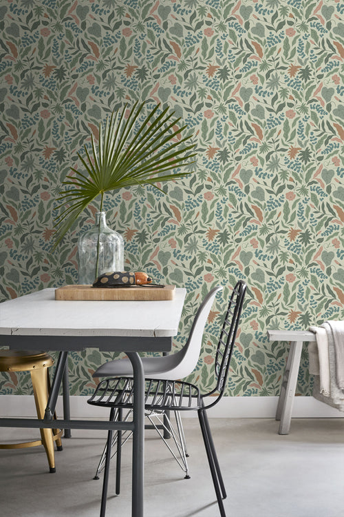 ESTAhome behang bladeren en bloemen donkergroen, blauw en roze - 50 x 900 cm - 131053 - vtwonen shop