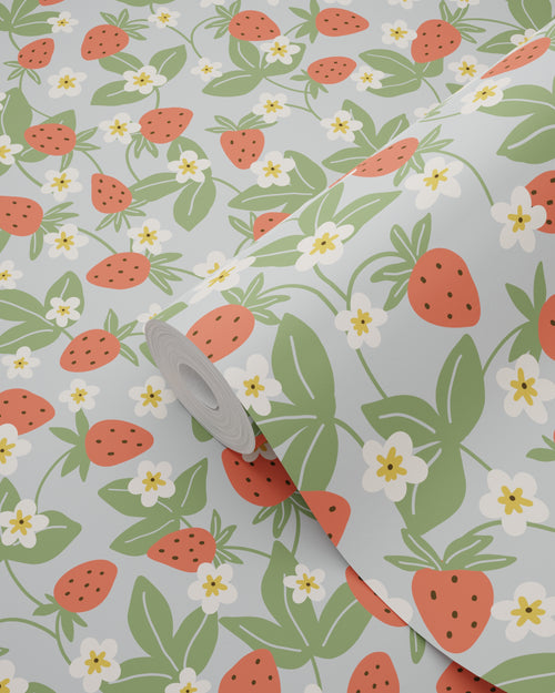 ESTAhome behang aardbeien blauw, groen en rood - 50 x 900 cm - 132173