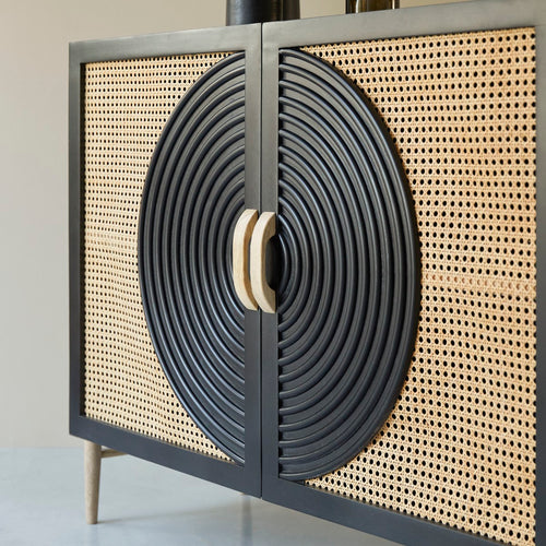 Tikamoon Buffetkast van massief zwart mangohout en rotan 115 cm - Zwart - vtwonen shop