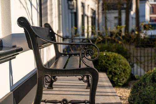 MaximaVida gietijzeren tuinbank onderstel Prinsengracht zwart - vtwonen shop