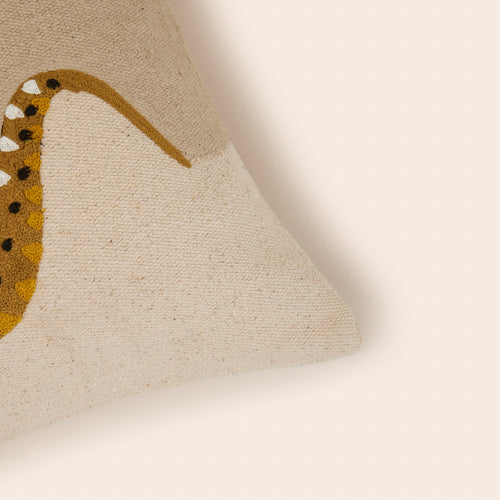 Madura Kussenovertrek Teoti natuurlijke en gouden python 40x60 cm