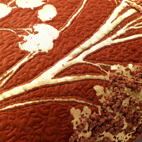 MABELLE | sierkussen 45x45 cm | Potters Clay | oranje | goud | Hoii | met duurzame kussenvulling