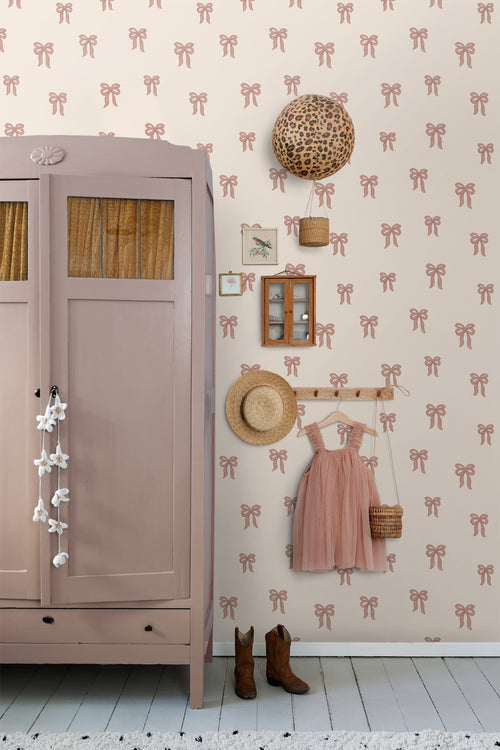 ESTAhome behang strikjes beige en terracotta roze - 50 x 900 cm - 131434 - vtwonen shop