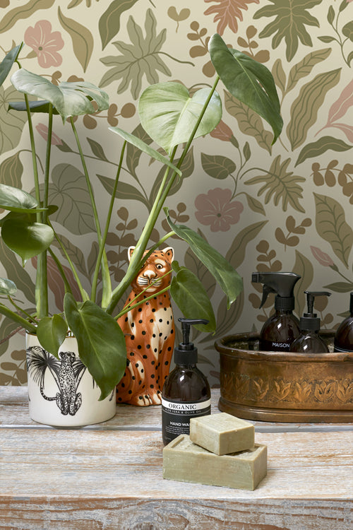 ESTAhome behang bladeren en bloemen olijfgroen, terracotta en roze - 50 x 900 cm - 131052 - vtwonen shop