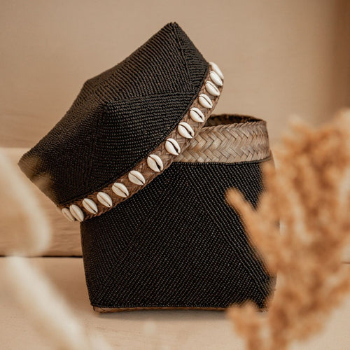 NOA MAY Offermand Yusa - zwart - bamboe - 16 x 16 x 20 cm