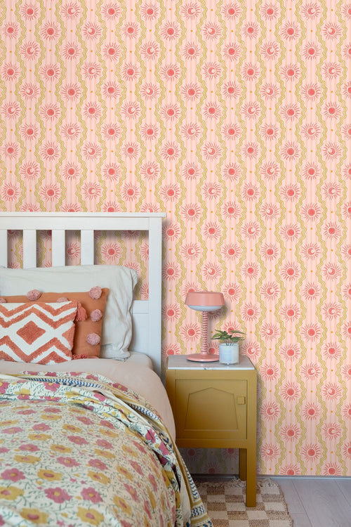 ESTAhome behang zonnetjes roze, rood en groen - 50 x 900 cm - 131713