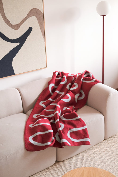 noo.ma SWIRL Katoenen deken - Cherry Juice & Baby Blue - vtwonen shop