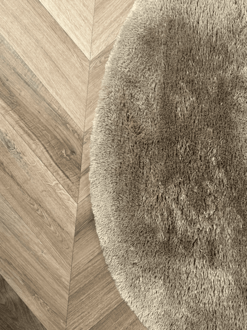 Organisch hoogpolig vloerkleed Odelia bruin/taupe - Interieur05 - 150 x 80 cm - vtwonen shop