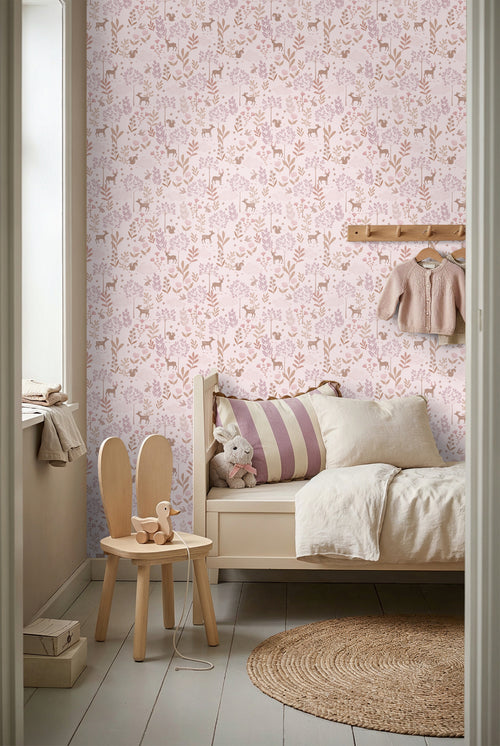 ESTAhome behang bos met bosdieren licht roze en paars - 50 x 900 cm - 131796