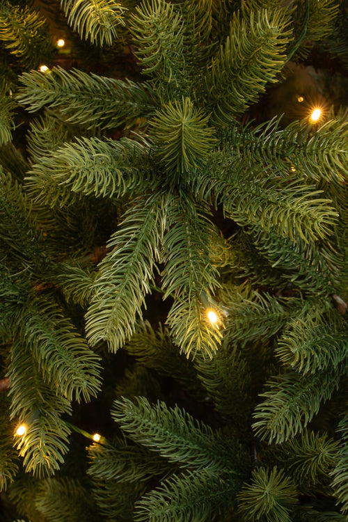 Black Box Trees Nagoya Kunstkerstboom met Warm Witte LED Verlichting - H210 x Ø115 cm - Groen - vtwonen shop