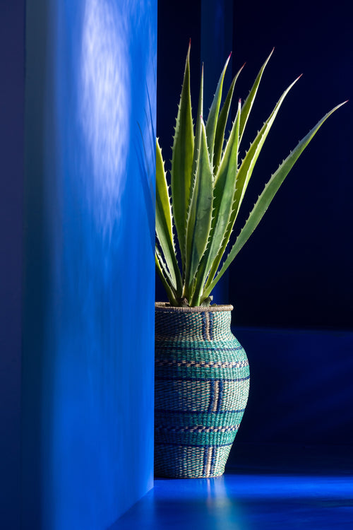 J-Line vaas Cécile Strepen - zeegras - azuur/donkerblauw - 48 cm hoog