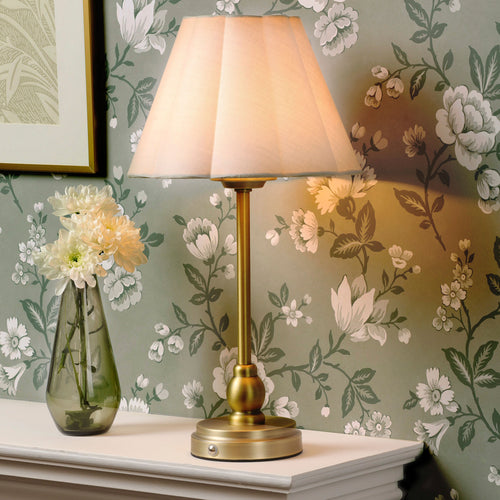 Laura Ashley Vliesbehang - Bradenbury Trail Antique Green