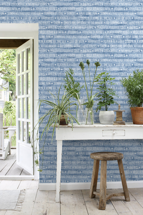 ESTAhome behang zomerse quotes blauw - 53 cm x 10.05 m - 148643