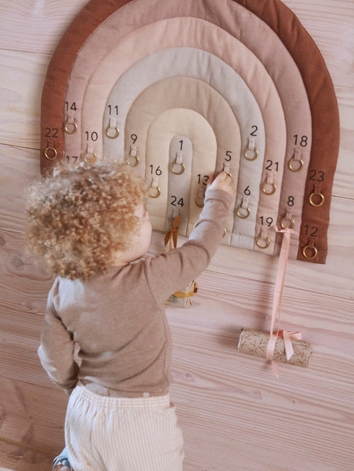 OYOY Kalender Rainbow - organisch katoen - vtwonen shop